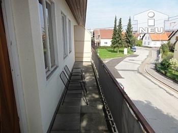 Rücklagen Ostbalkon möbliert - Garconniere in Waidmannsdorf mit großem Balkon