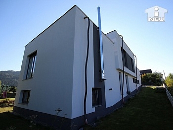 Fensterfronten unverbaubarem Kellerbereich - Neues, modernes Niedrigenergiehaus Nähe Feldkirchen