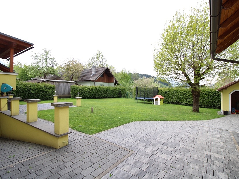 -Schönes 2-3 Familienhaus in Eberndorf