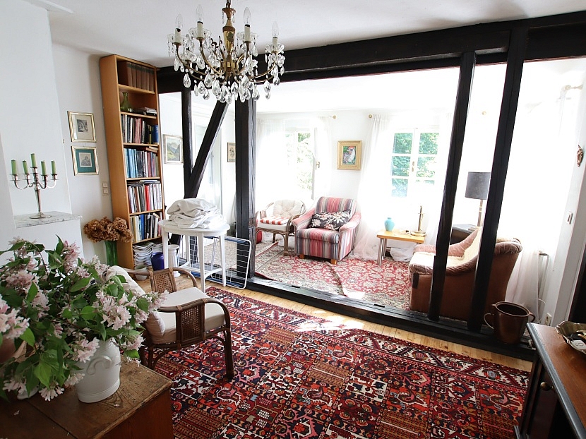 -Älteres 250m² Wohnhaus am Waldrand mit 3.528m² Grundstück in Klagenfurt - Quellenstraße