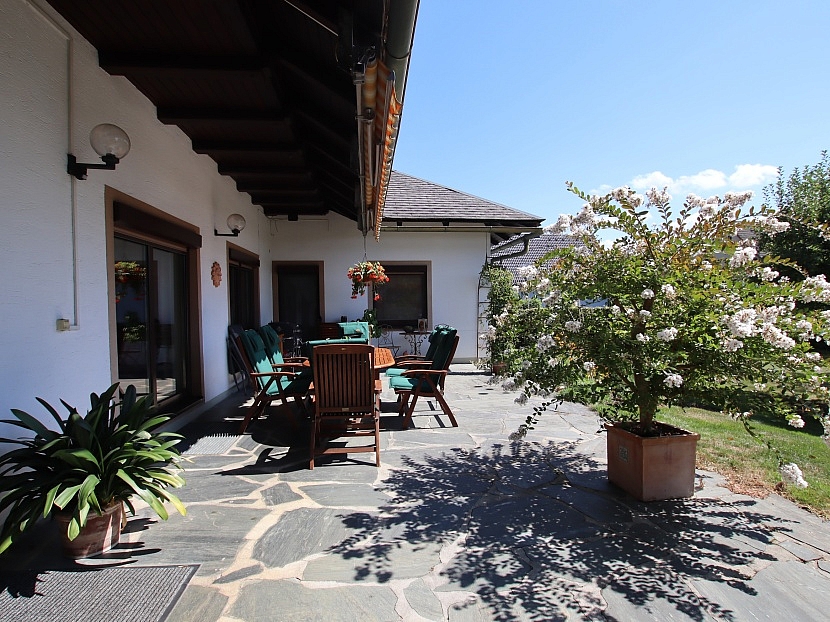 -270m² Bungalow mit ausgebautem Dachgeschoss und 1.318m² Grund in Viktring in TOPLAGE