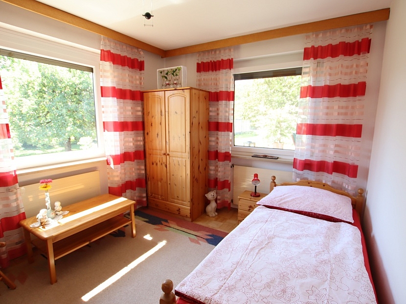 -270m² Bungalow mit ausgebautem Dachgeschoss und 1.318m² Grund in Viktring in TOPLAGE