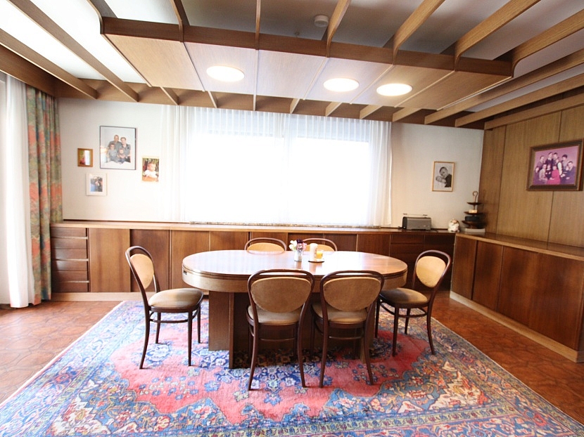-270m² Bungalow mit ausgebautem Dachgeschoss und 1.318m² Grund in Viktring in TOPLAGE